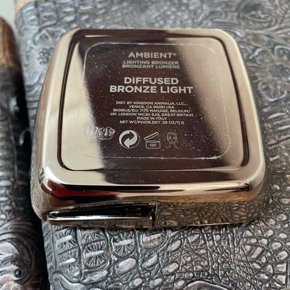 Hourglass bronzer, Diffused Light - Picture 3 of 3